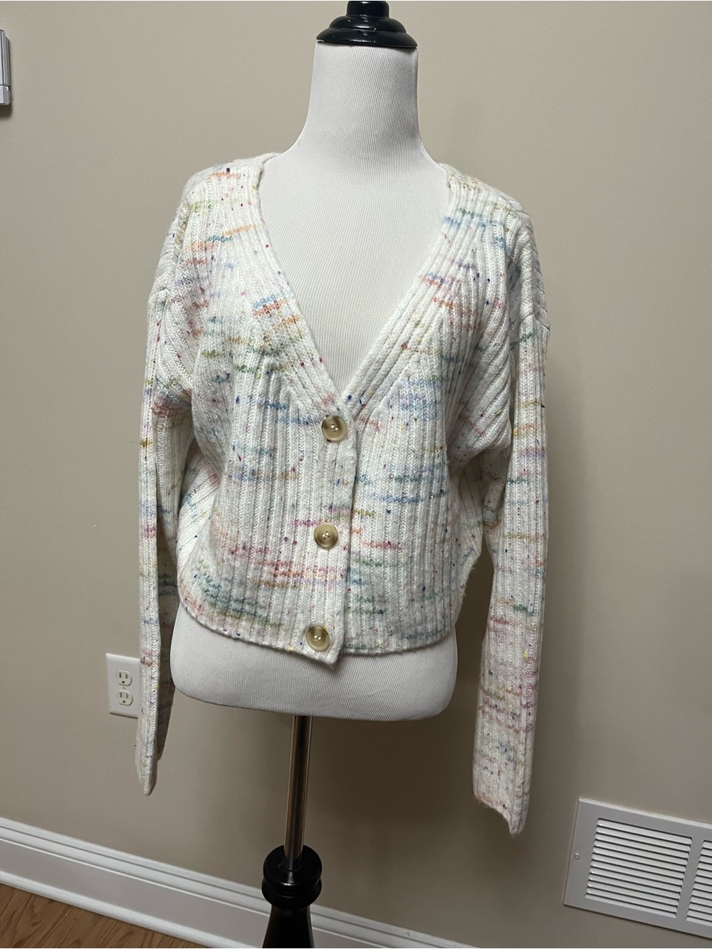 Cozy Speckled Ivory Button-Front Women's Cropped Cardigan Sweater